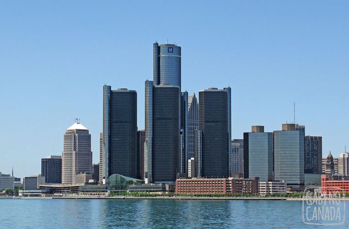 Arranha-céus de Detroit vistos de Windsor impressionam...